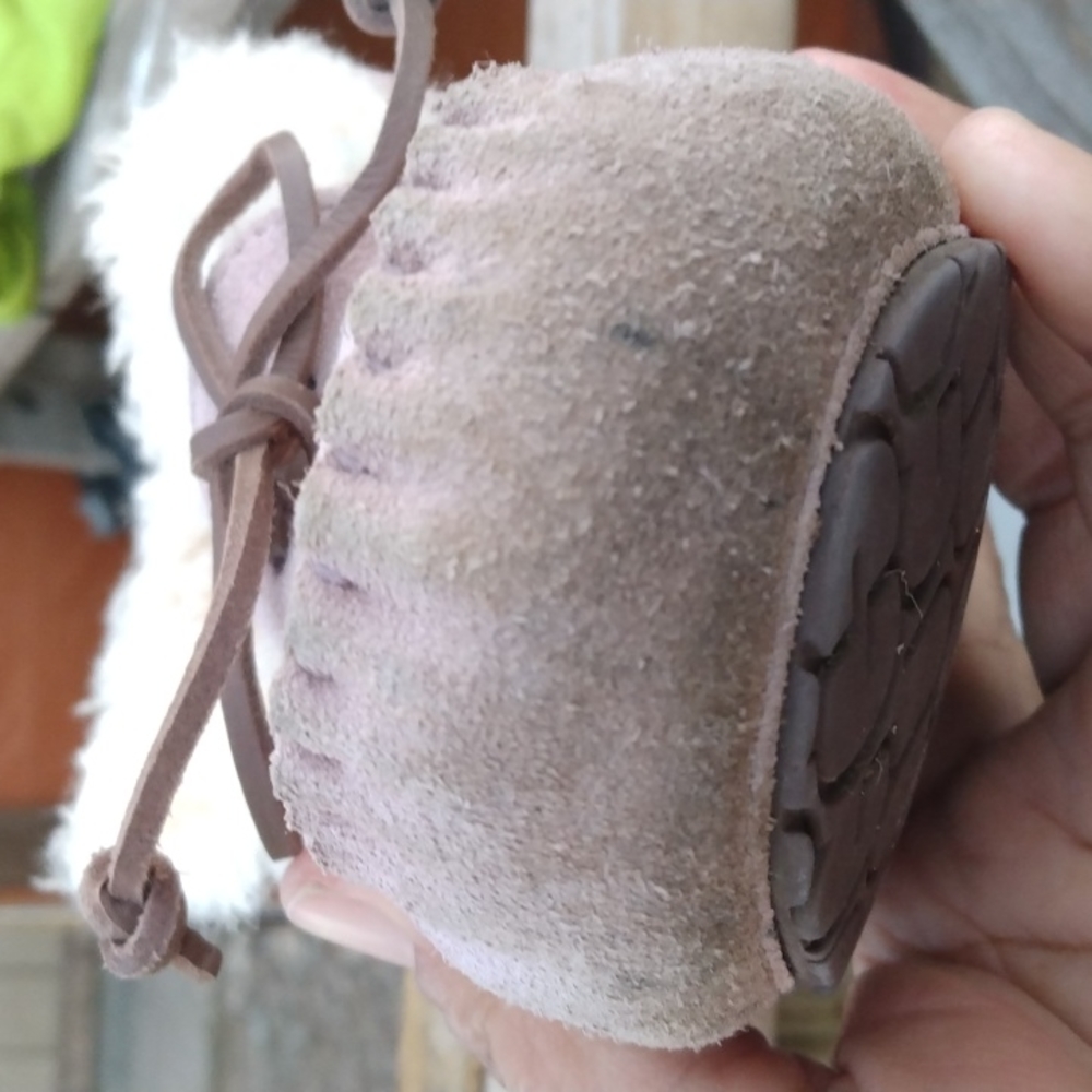 UGG Slippers - Picture 11 of 13